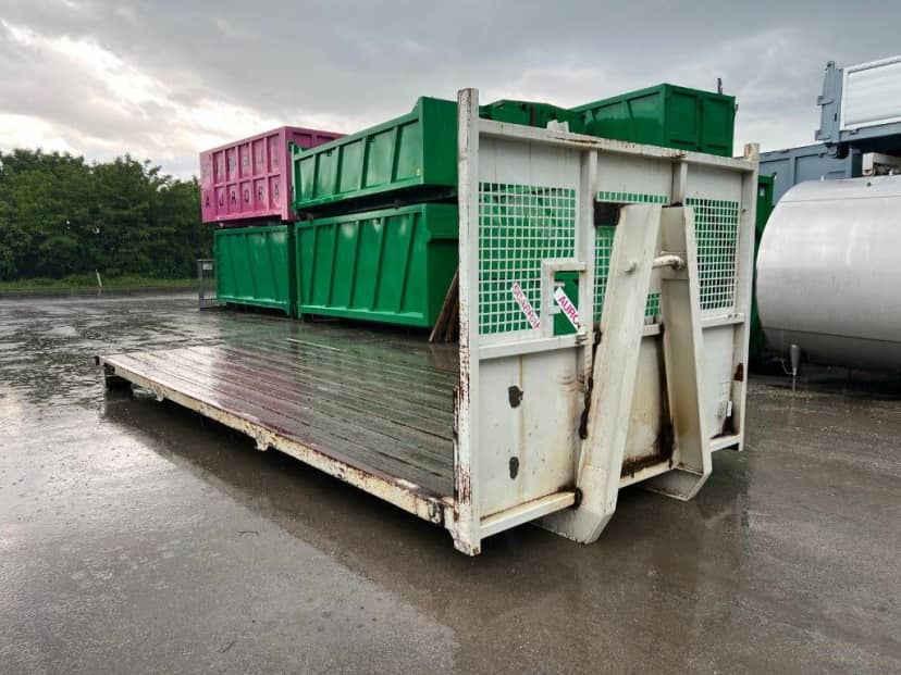 CONTAINER SCARRABILE USATO A PIANALE SENZA SPONDE — foto 2 di 4