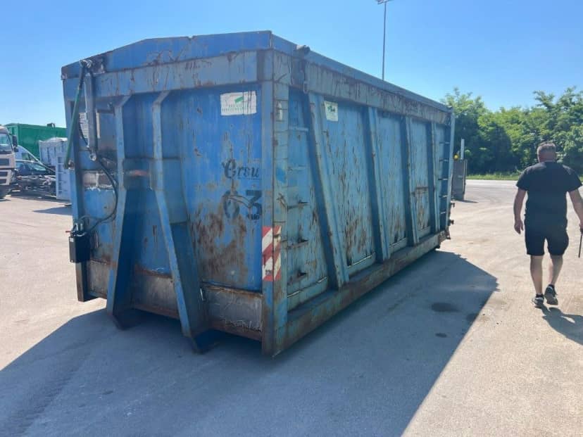 CONTAINER SCARRABILE USATO CON COPERCHIO PER INGOMBRANTI — foto 1 di 8