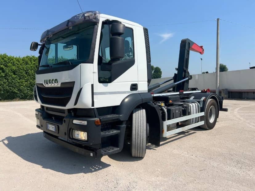 IVECO 440E45 USATO SCARRABILE PNEUMATICO POSTERIORE — foto 1 di 10