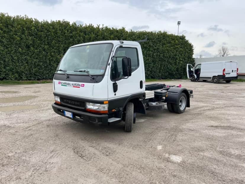 MITSUBISHI CANTER 3.0 SCARRABILE BALESTRATO CON DUE CASSE — foto 1 di 9