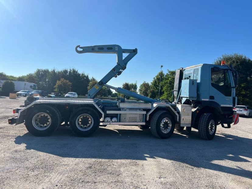 IVECO TRAKKER 450 SCARRABILE BALESTRATO ANTERIORE E PNEUMATICO POSTERIORE 8X4 — foto 7 di 10