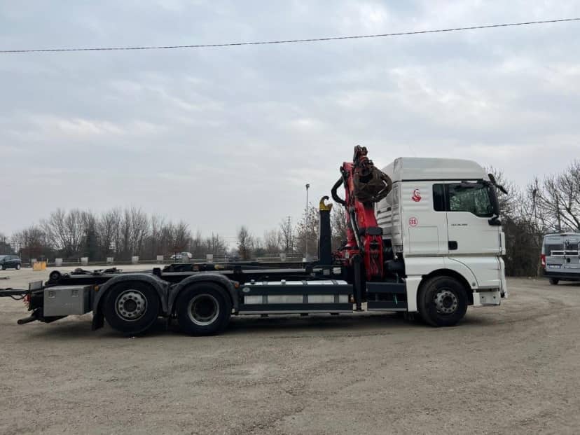 MAN TGX 26.480 SCARRABILE CON GRU A Z DIETRO CABINA — foto 8 di 10