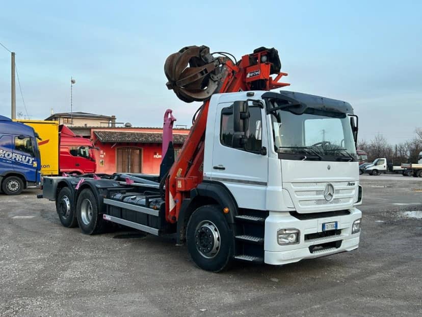 MERCEDES AXOR 2533 SCARRABILE CON GRU MARCHESI E POLIPO — foto 8 di 10