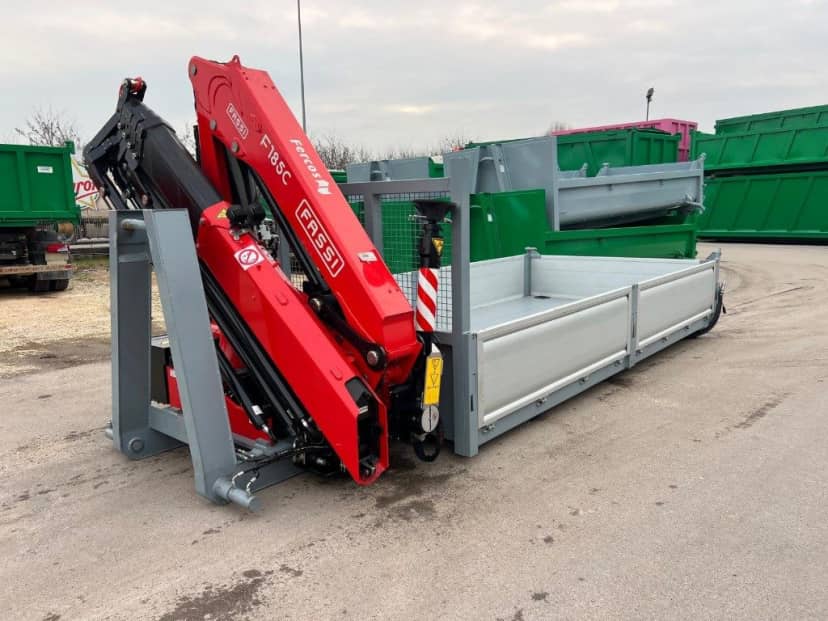 CONTAINER SCARRABILE NUOVO A PIANALE CON SPONDE IN TR5 CON GRU FASSI NUOVA — foto 1 di 10