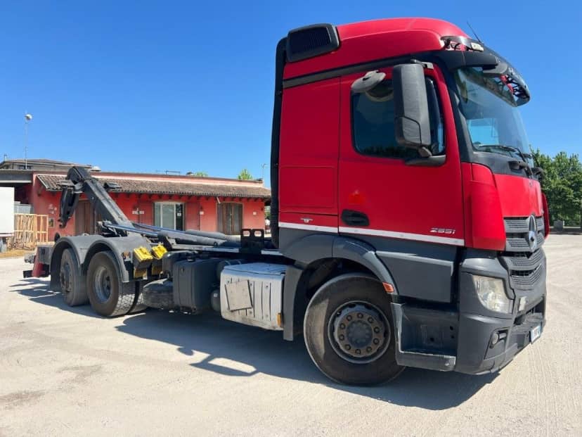 MERCEDES ACTROS 25.51 SCARRABILE PNEUMATICO POSTERIORE 6X2 — foto 6 di 10