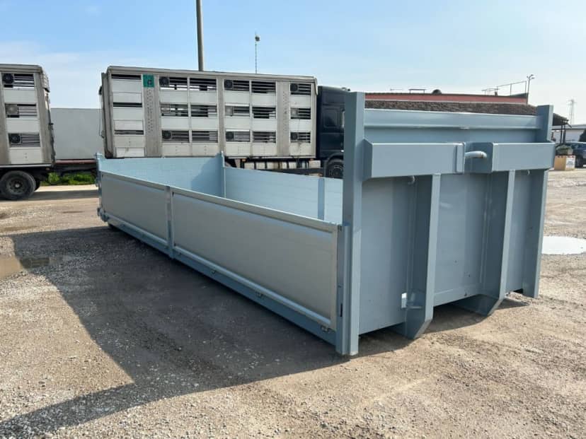 CONTAINER NUOVO A PIANALE CON PIANTONI RIMOVIBILI IN FERRO E DUE SPONDE IN TR5 A — foto 5 di 10