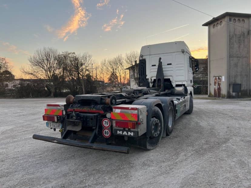 MAN TGX 26.480 USATO SCARRABILE PNEUMATICO POSTERIORE 6X2 — foto 4 di 8