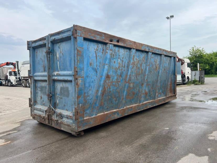 CONTAINER SCARRABILE USATO A CIELO APERTO PER INGOMBRANTI — foto 3 di 7