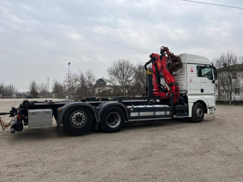 MAN TGX 26.480 SCARRABILE CON GRU A Z DIETRO CABINA — foto 7 di 10