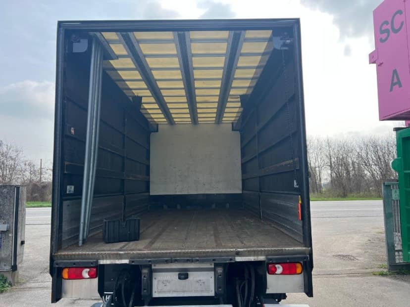 DAF LF CENTINATO USATO BALESTRATO ANTERIORE E PNEUMATICO POSTERIORE — foto 10 di 10