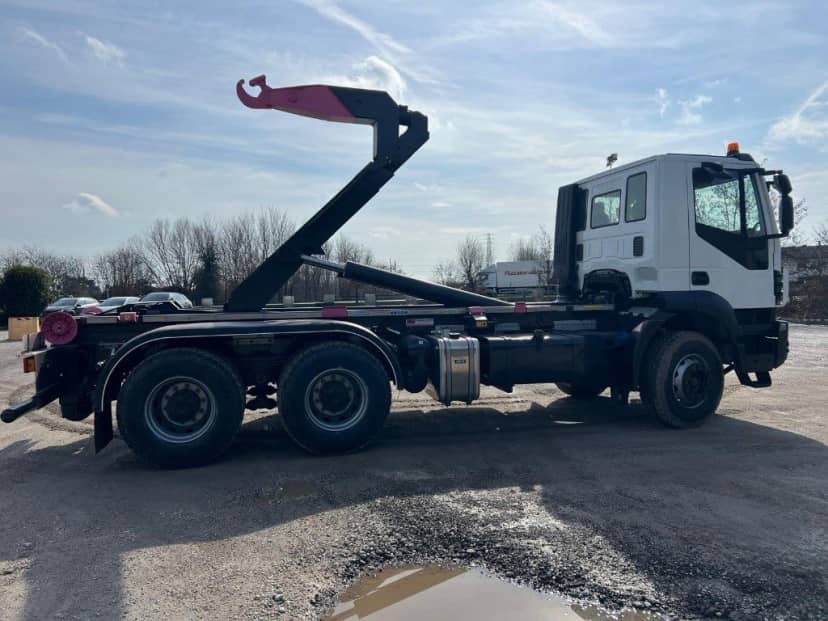 IVECO TRAKKER 360 CON SCARRABILE NUOVO 6X4 — foto 7 di 10