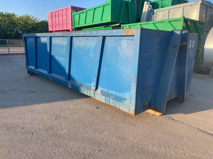 CONTAINER SCARRABILE USATO A CIELO APERTO PER INGOMBRANTI — foto 5 di 7