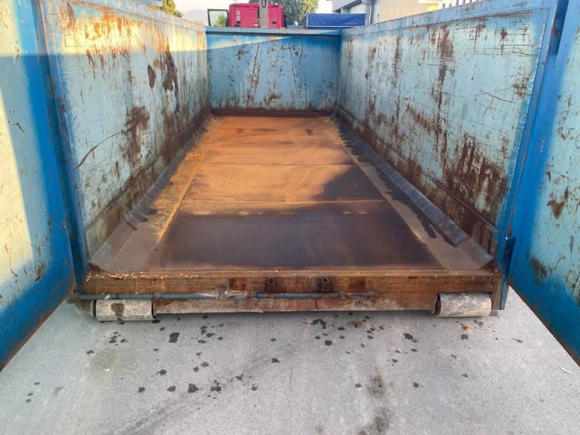 CONTAINER SCARRABILE USATO A CIELO APERTO PER INGOMBRANTI — foto 7 di 7