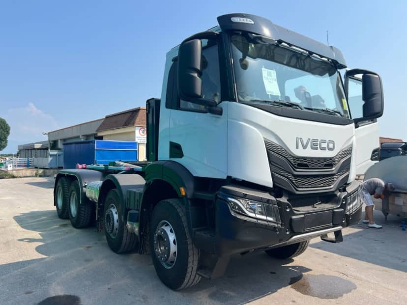 IVECO TRAKKER T-WAY AD540 NUOVO SCARRABILE BALESTRATO 8X4