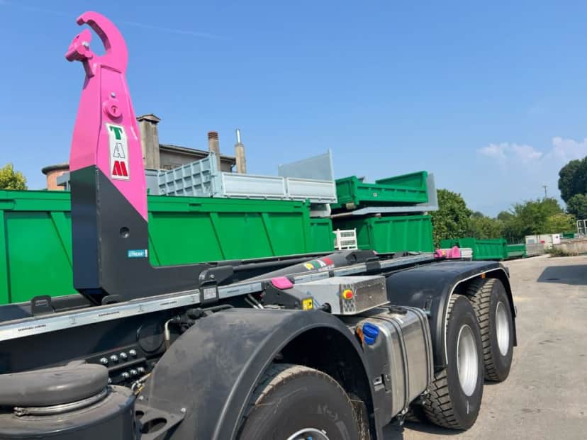 IVECO TRAKKER T-WAY AD540 NUOVO SCARRABILE BALESTRATO 8X4 — foto 10 di 12