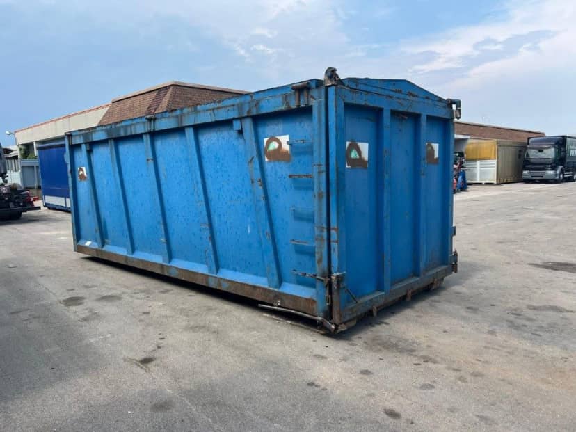 CONTAINER SCARRABILE USATO CON COPERCHIO PER INGOMBRANTI STAGNO — foto 3 di 9