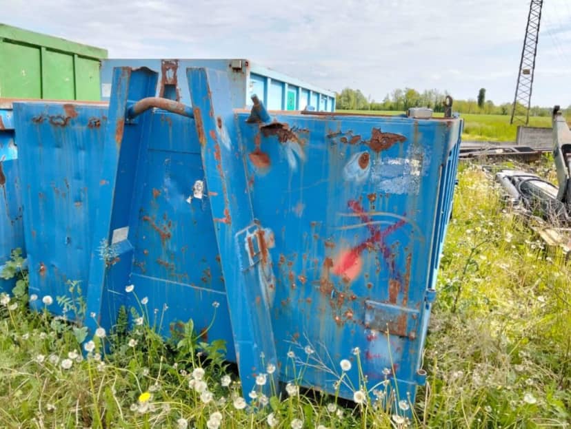 CONTAINER SCARRABIE USATO A CIELO APERTO PER INERTI DA SISTEMARE — foto 1 di 10