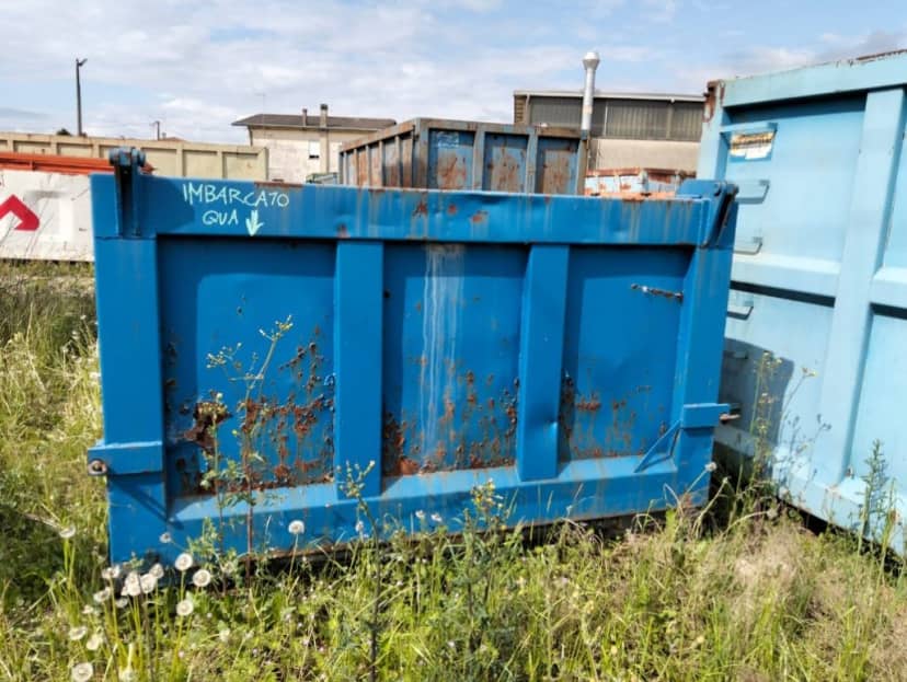 CONTAINER SCARRABIE USATO A CIELO APERTO PER INERTI DA SISTEMARE — foto 3 di 10