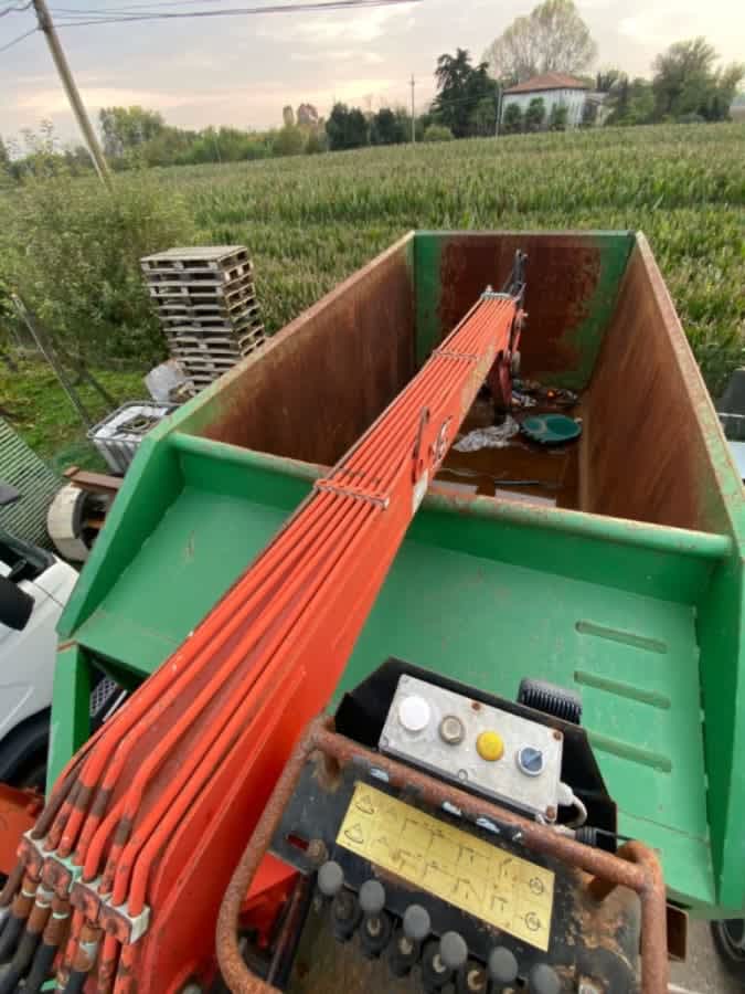 CONTAINER SCARRABILE USATO A CIELO APERTO PER INGOMBRANTI CON GRU — foto 8 di 10