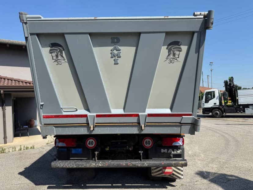 MAN TGS 41.480 8X4 CON CASSONE RIBALTABILE TRE LATI EURO 6 — foto 7 di 15