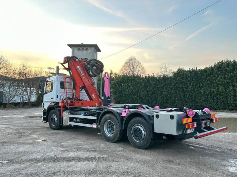 MERCEDES AXOR 2533 SCARRABILE CON GRU MARCHESI E POLIPO — foto 3 di 10