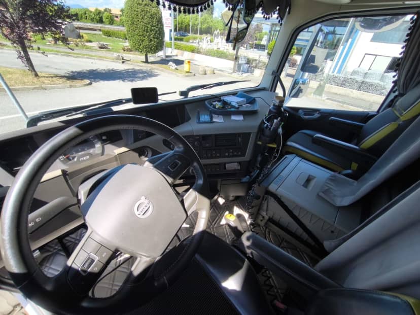 VOLVO FH16 550 CON RIMORCHIO — foto 6 di 6