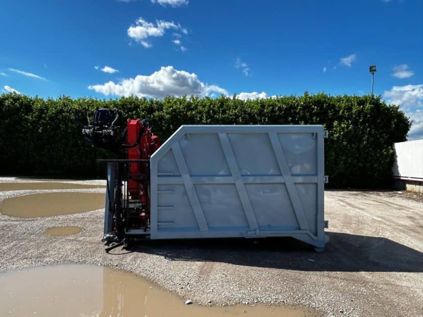 CONTAINER NUOVO SCARRABILE A CIELO APERTO PER INGOMBRANTI CON GRU E POLIPO — foto 4 di 10