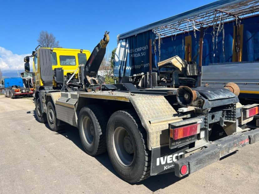 IVECO TRAKKER 340T45 SCARRABILE BALESTRATO 8X4 — foto 6 di 10