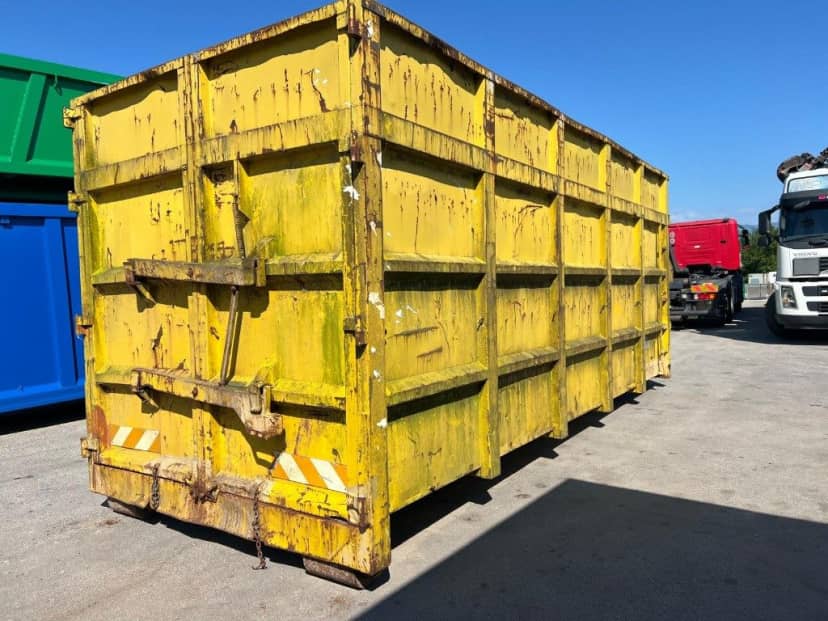 CONTAINER SCARRABILE USATO A CIELO APERTO PER INGOMBRANTI — foto 2 di 6