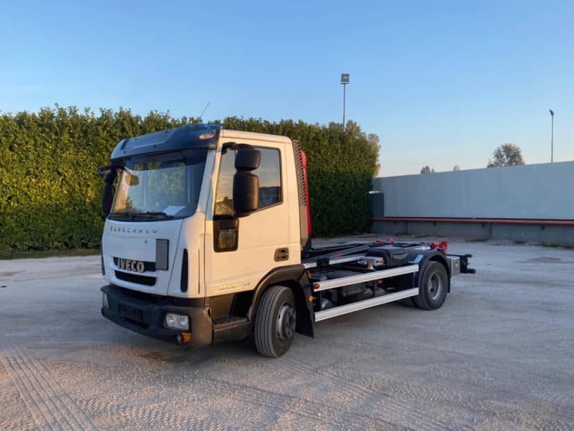 IVECO EUROCARGO 80 E18 CON IMPIANTO SCARRABILE NUOVO BALESTRATO ANTERIORE E PNEU — foto 3 di 10