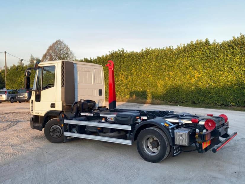 IVECO EUROCARGO 80 E18 CON IMPIANTO SCARRABILE NUOVO BALESTRATO ANTERIORE E PNEU — foto 5 di 10