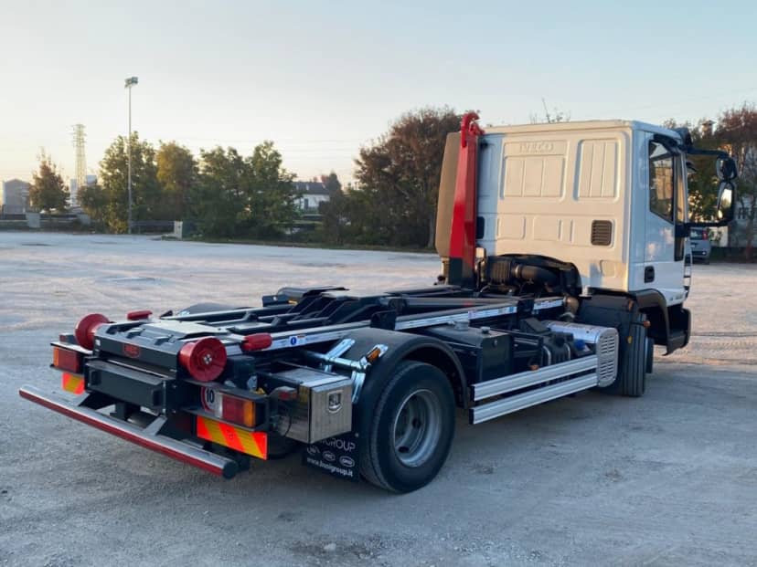 IVECO EUROCARGO 80 E18 CON IMPIANTO SCARRABILE NUOVO BALESTRATO ANTERIORE E PNEU — foto 8 di 10