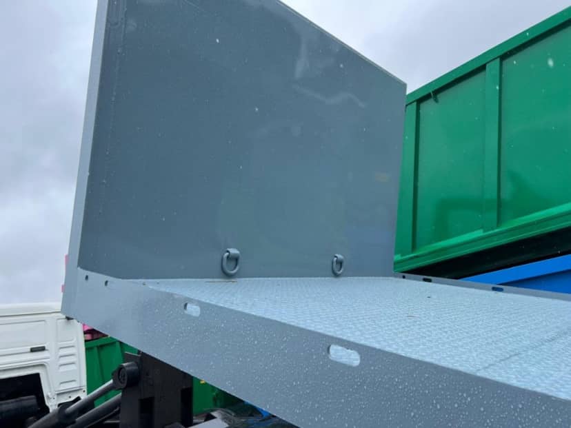 CONTAINER A PIANALE SENZA SPONDE CON CODA A ZERO PER CARICO MEZZI — foto 7 di 10