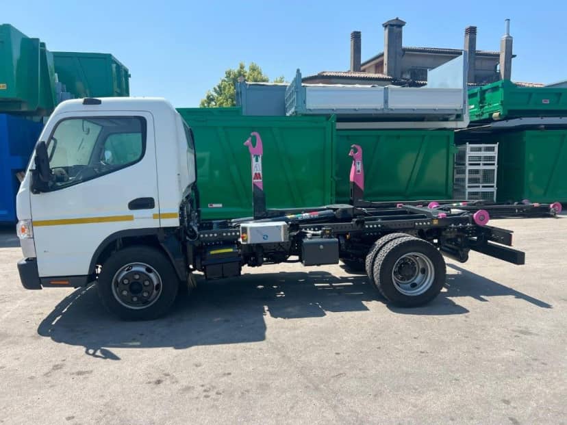 MITSUBISHI FUSO 7C15 SCARRABILE NUOVO BALESTRATO ANTERIORE E POSTERIORE — foto 4 di 7