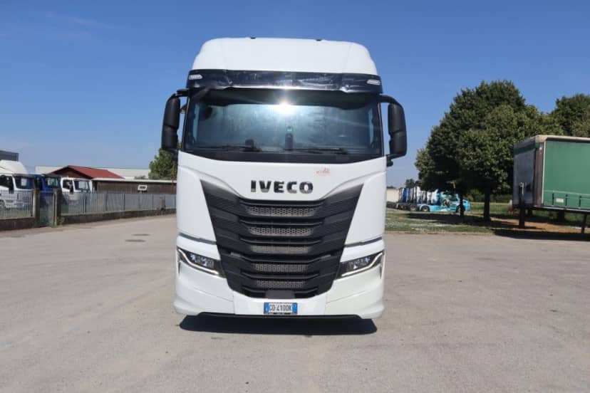 TRATTORE STRADALE EURO 6 — foto 3 di 20