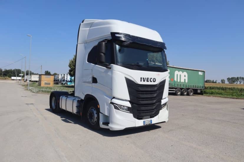 TRATTORE STRADALE EURO 6 — foto 4 di 20