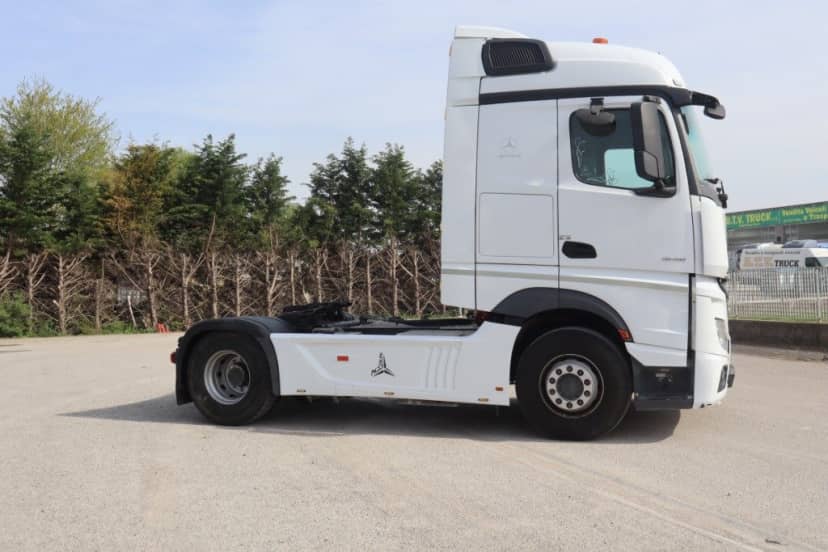 TRATTORE STRADALE CON IMPIANTO IDRAULICO EURO 6 — foto 5 di 14