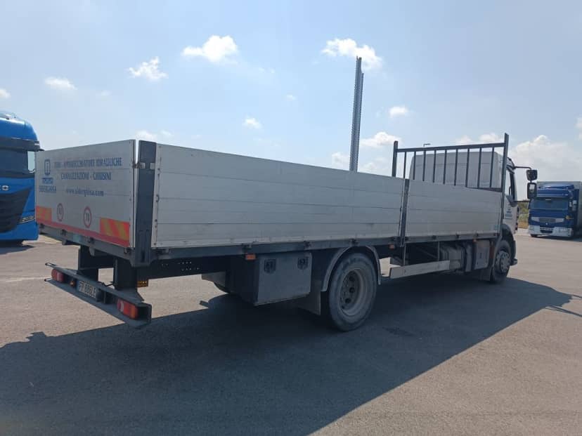RENAULT TRUCKS D 250 18 t — foto 6 di 10