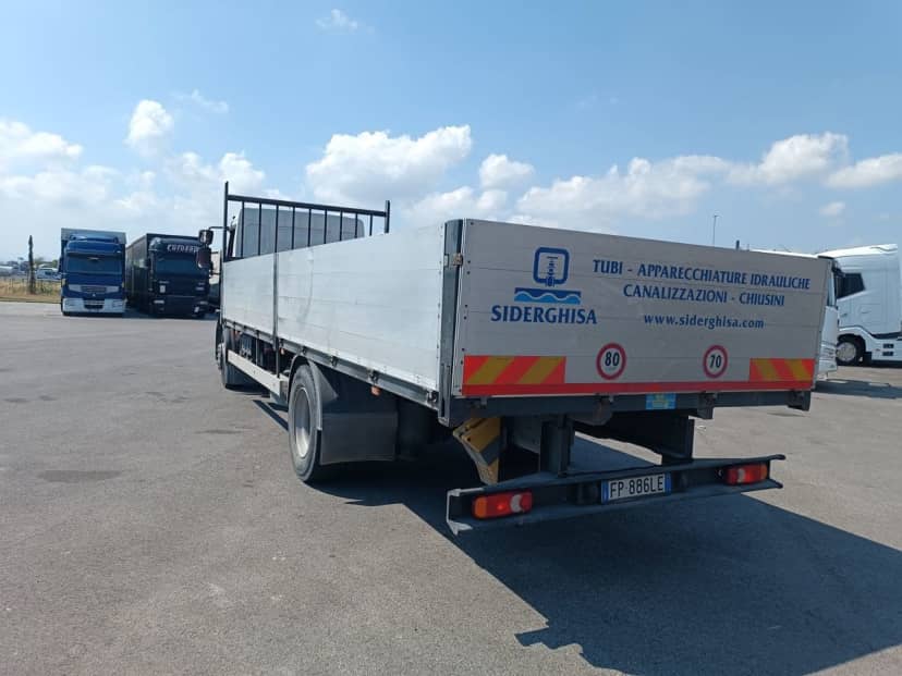 RENAULT TRUCKS D 250 18 t — foto 7 di 10