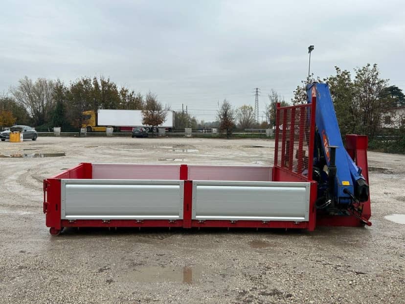 CONTAINER SCARRABILE NUOVO A PIANALE CON SPONDE IN TR5 CON GRU PM · 5,3 m · Rif. 24-N-04 — foto 7 di 9