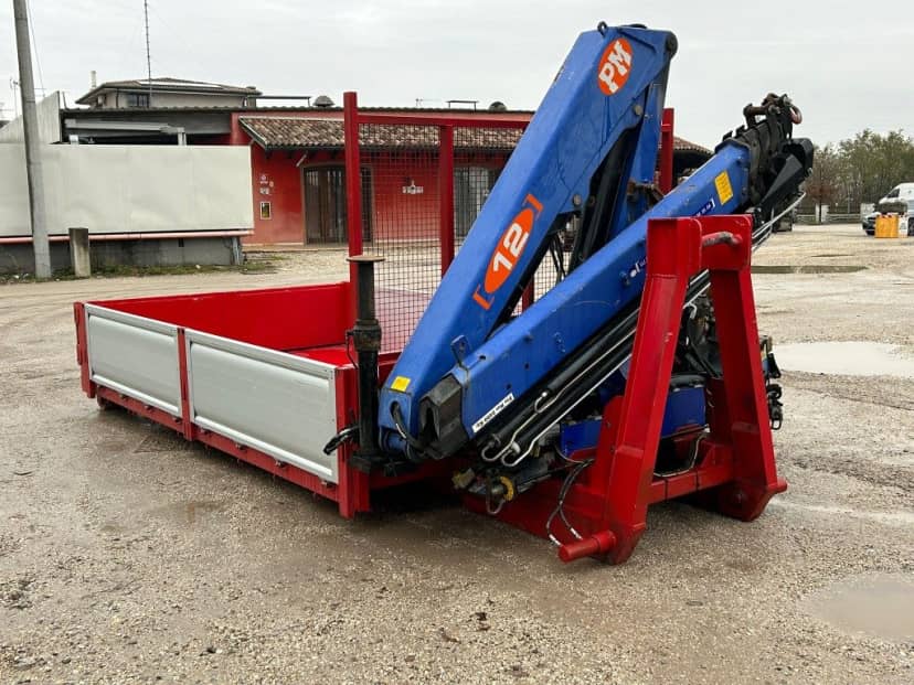 CONTAINER SCARRABILE NUOVO A PIANALE CON SPONDE IN TR5 CON GRU PM · 5,3 m · Rif. 24-N-04 — foto 8 di 9