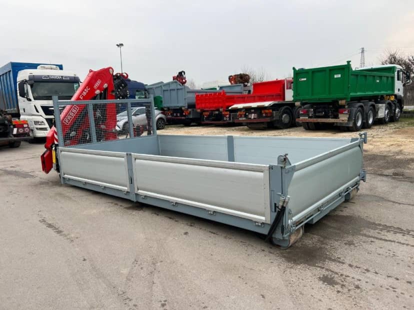CONTAINER SCARRABILE NUOVO A PIANALE CON SPONDE IN TR5 CON GRU FASSI · 6,2 m · Rif. 26-N-04 — foto 4 di 10