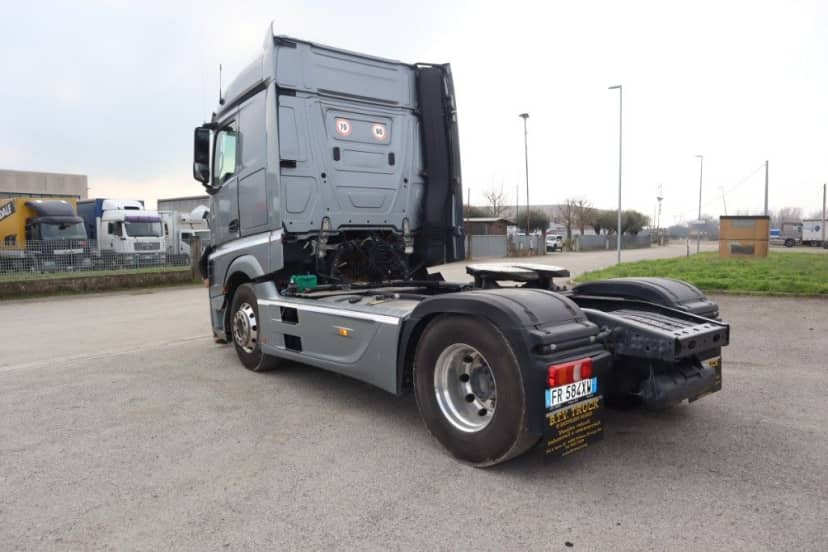 TRATTORE STRADALE CON IMPIANTO IDRAULICO EURO 6 — foto 12 di 12