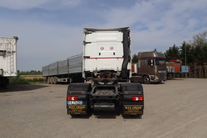 TRATTORE STRADALE CON IMPIANTO IDRAULICO EURO 6 — foto 12 di 14