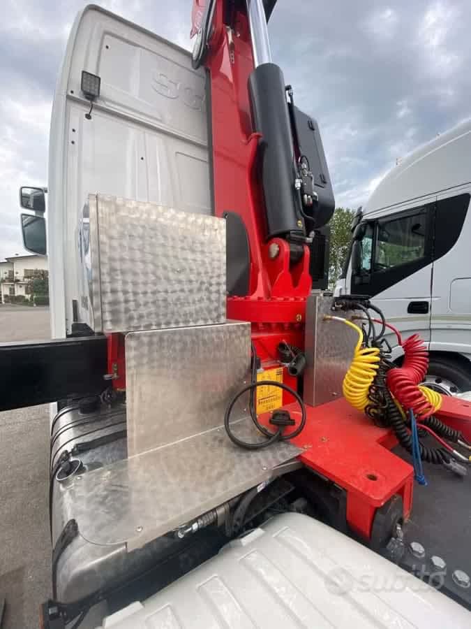 TRATTORE SCANIA R500 6X2 ALLESTITO CON GRU FASSI — foto 12 di 20