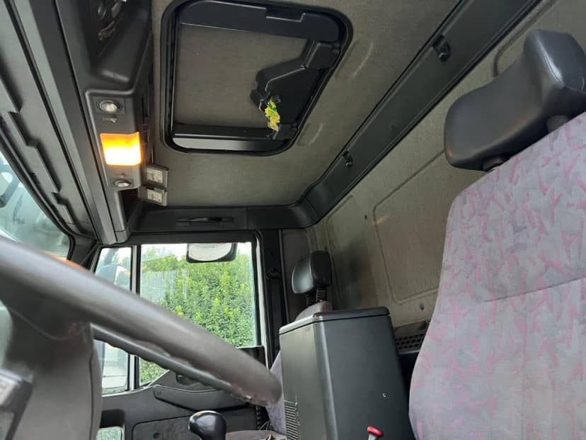 IVECO 260E43 EUROTECH SCARRABILE 8X2 CON GRU A Z RIPIEGHEVOLE — foto 11 di 13