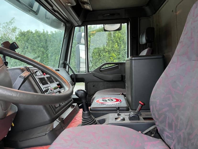 IVECO 260E43 EUROTECH SCARRABILE 8X2 CON GRU A Z RIPIEGHEVOLE — foto 12 di 13