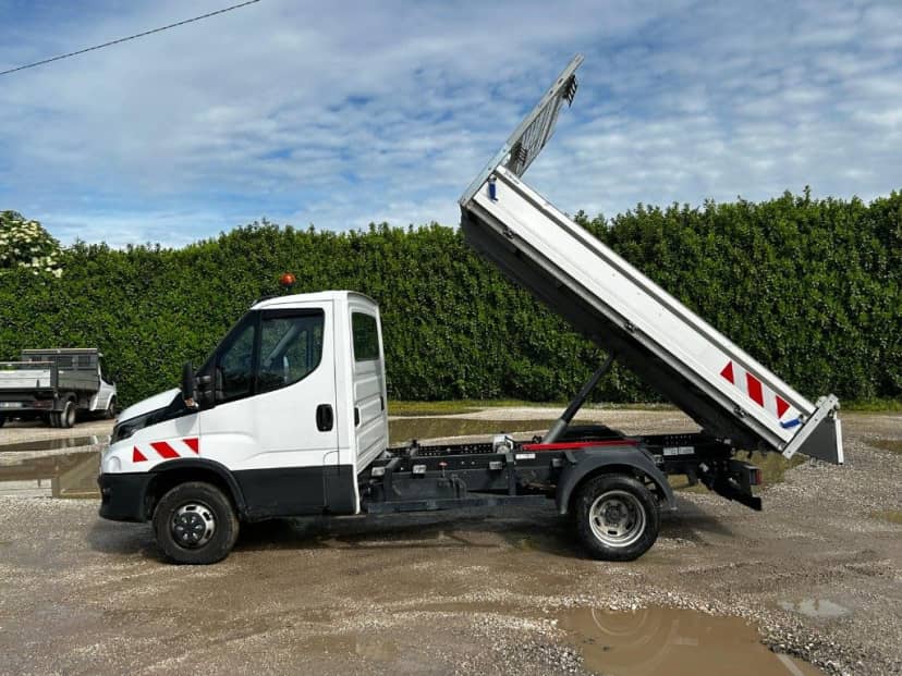 IVECO DAILY 35.140 RIBALTABILE POSTERIORE BALESTARTO ANTERIORE E BALESTRATO POST — foto 12 di 17