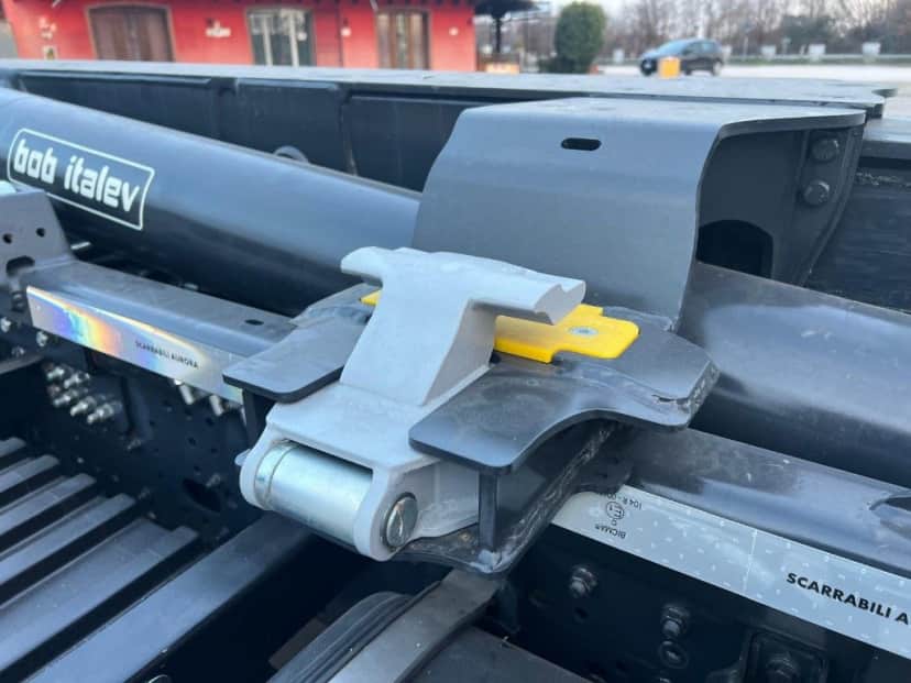 IVECO X-WAY AD260 NUOVO SCARRABILE BALESTRATO ANTERIORE E PNEUMATICO POSTERIORE — foto 11 di 13