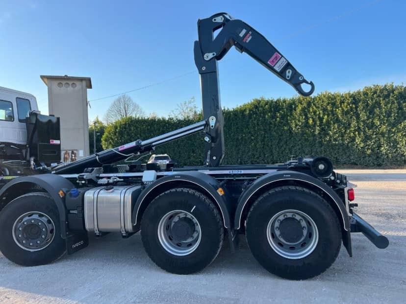 IVECO TRAKKER T-WAY AD500 NUOVO SCARRABILE BALESTRATO 8X4 — foto 12 di 13